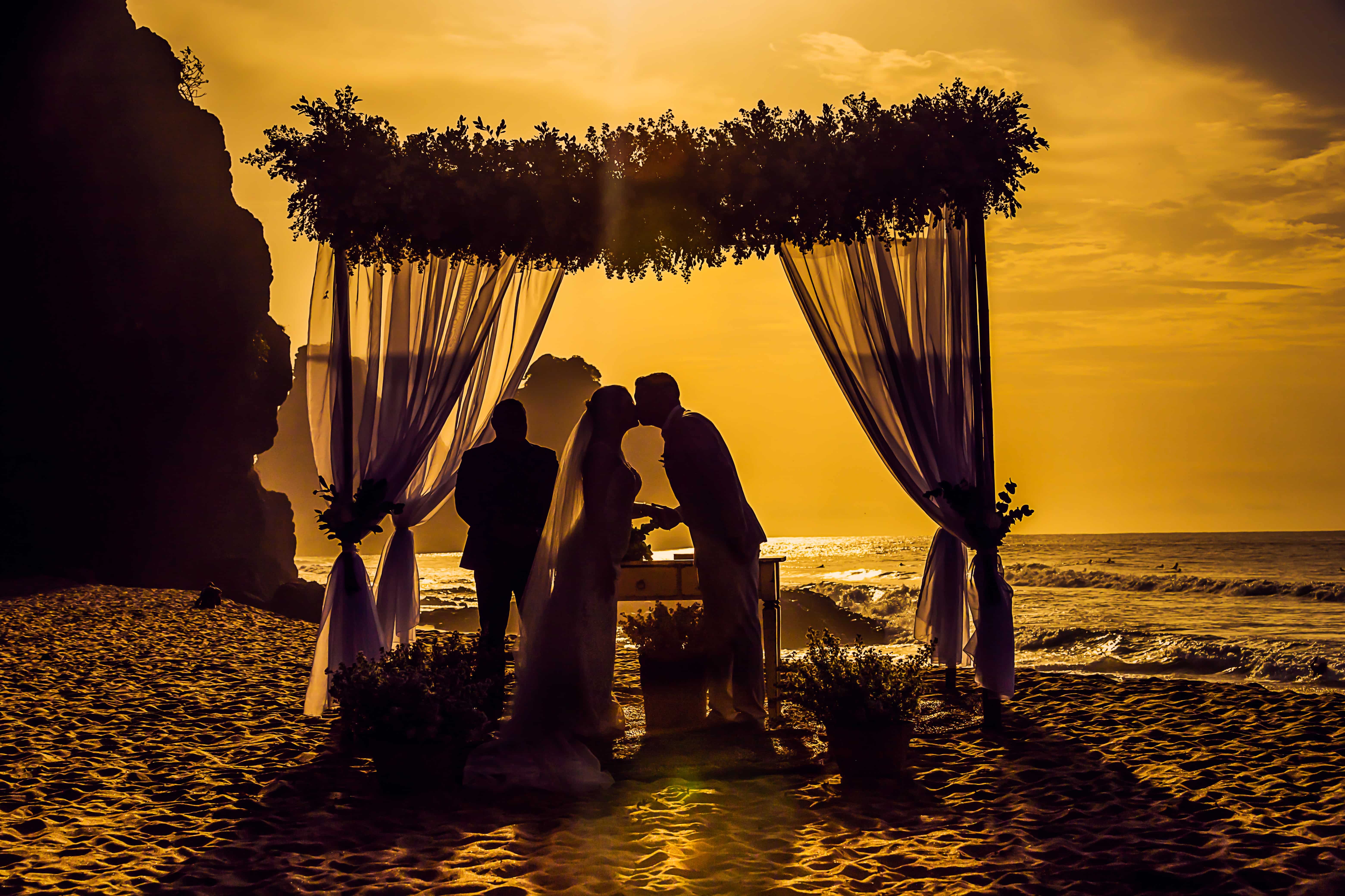 6 Reasons Why You Shouldn’t Book Your Wedding Directly With a Resort